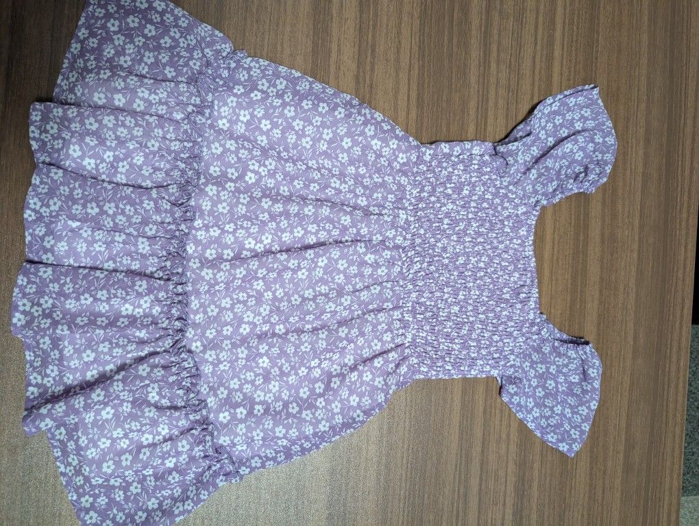Dress for girls.  Size 4  years.