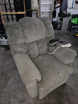 Free lift chair