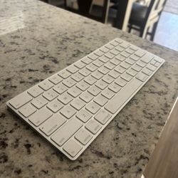 Apple Magic Keyboard 