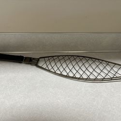 Non-Stick Fish Grilling Basket with Detachable Handle – Heavy Duty BBQ Wire Mesh