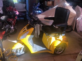 E-Wheels Electric Scooters