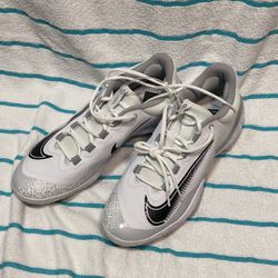 New NIKE “React” Steel Baseball Cleats, Size 11