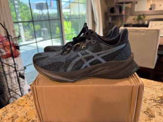 Men’s Asics DYNABLAST 5 size 8
