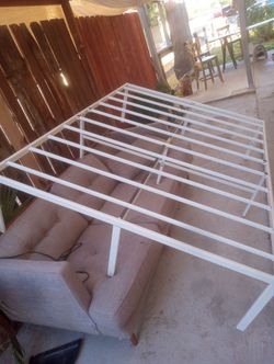 Bed frame (Queen Size)