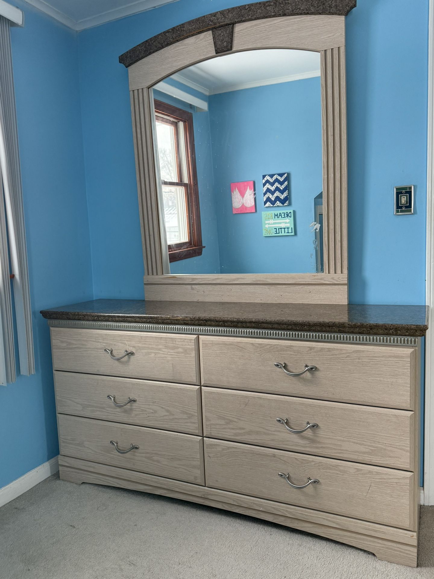 Modern 6-Drawer Dresser