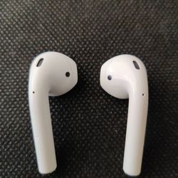 Apple AirPods (2nd Gen) - No charging case ONLY Airpod