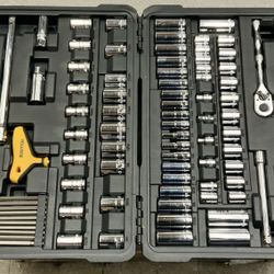 Bostitch 105 Piece Socket Set Mechanics Tool Complete Tools Sockets Ratchets Wrench Anti-corrosion Handheld Lightweight Job Home Metric Hex Keys 