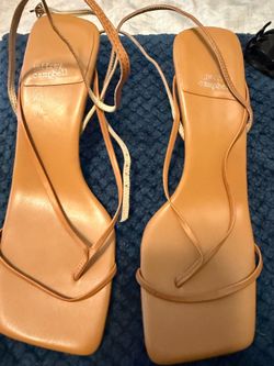 Sexy Women’s short scrappy heels size 8