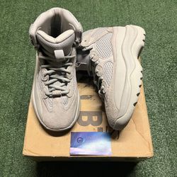 Adidas yeezy desert boot salt size 5men/6.5women