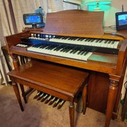Hammond Organ