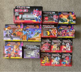 Transformers Walmart Reissue Autobots Decepticons Lot Optimus Prime Bumblebee Skywarp Astrotrain