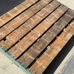2 Free Pallets