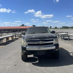 Black Lifted Chevy Silverado 