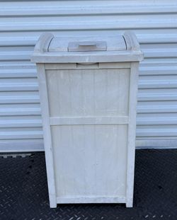  Outdoor Trash Can with Lid - 30 Gallon    