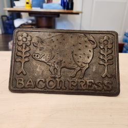 Vintage Bacon Press Cast Iron w/Wood Handle 7.25”X4.5”