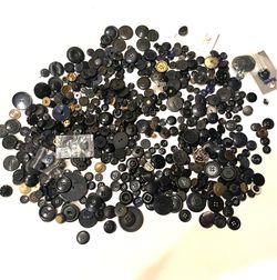 1.5# vintage Black Buttons