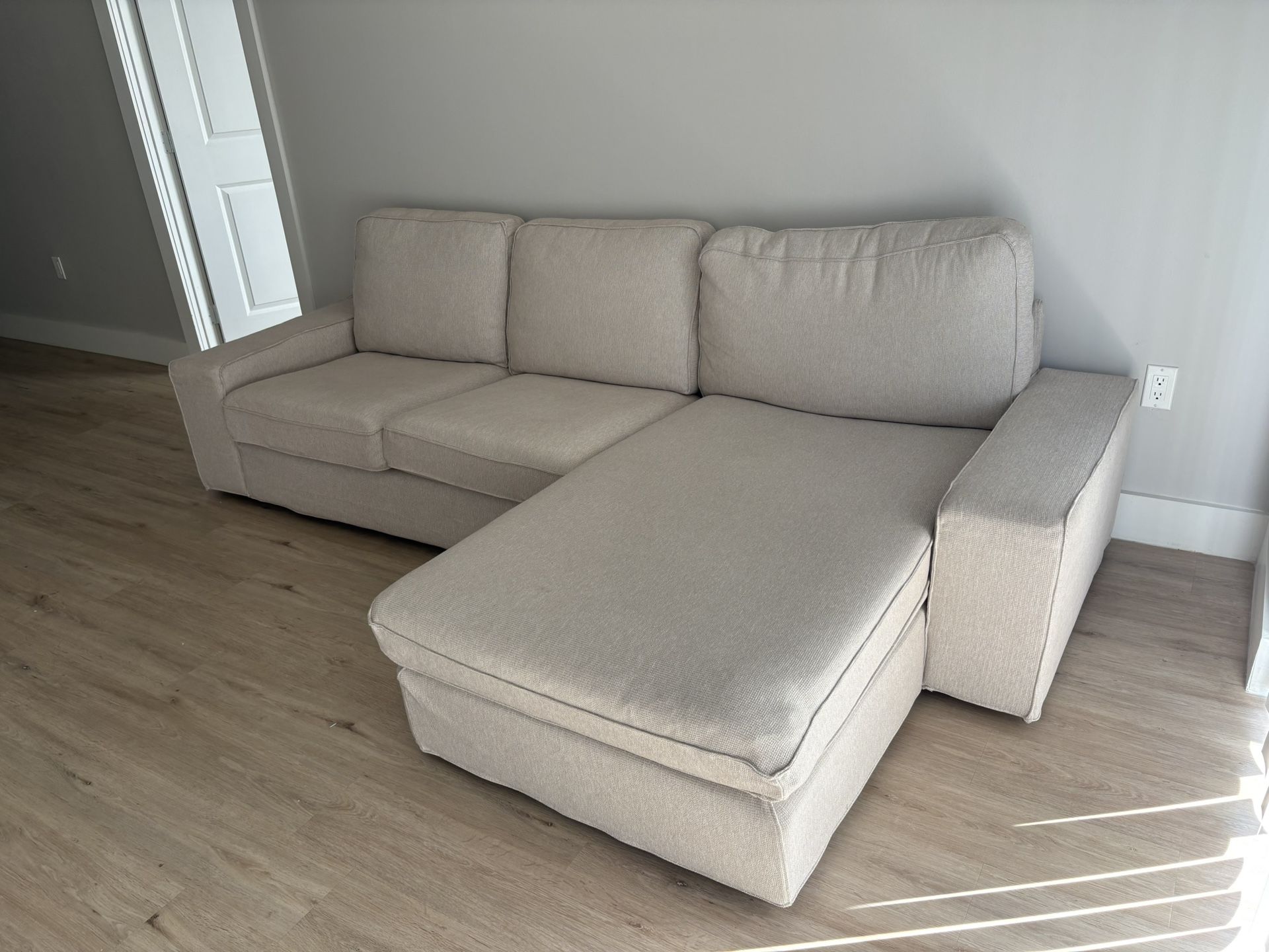 KIVIK Sofa With Chaise Tresund / Light Beige