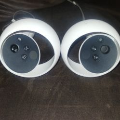 Oculus Meta Quest VR Headset Controllers