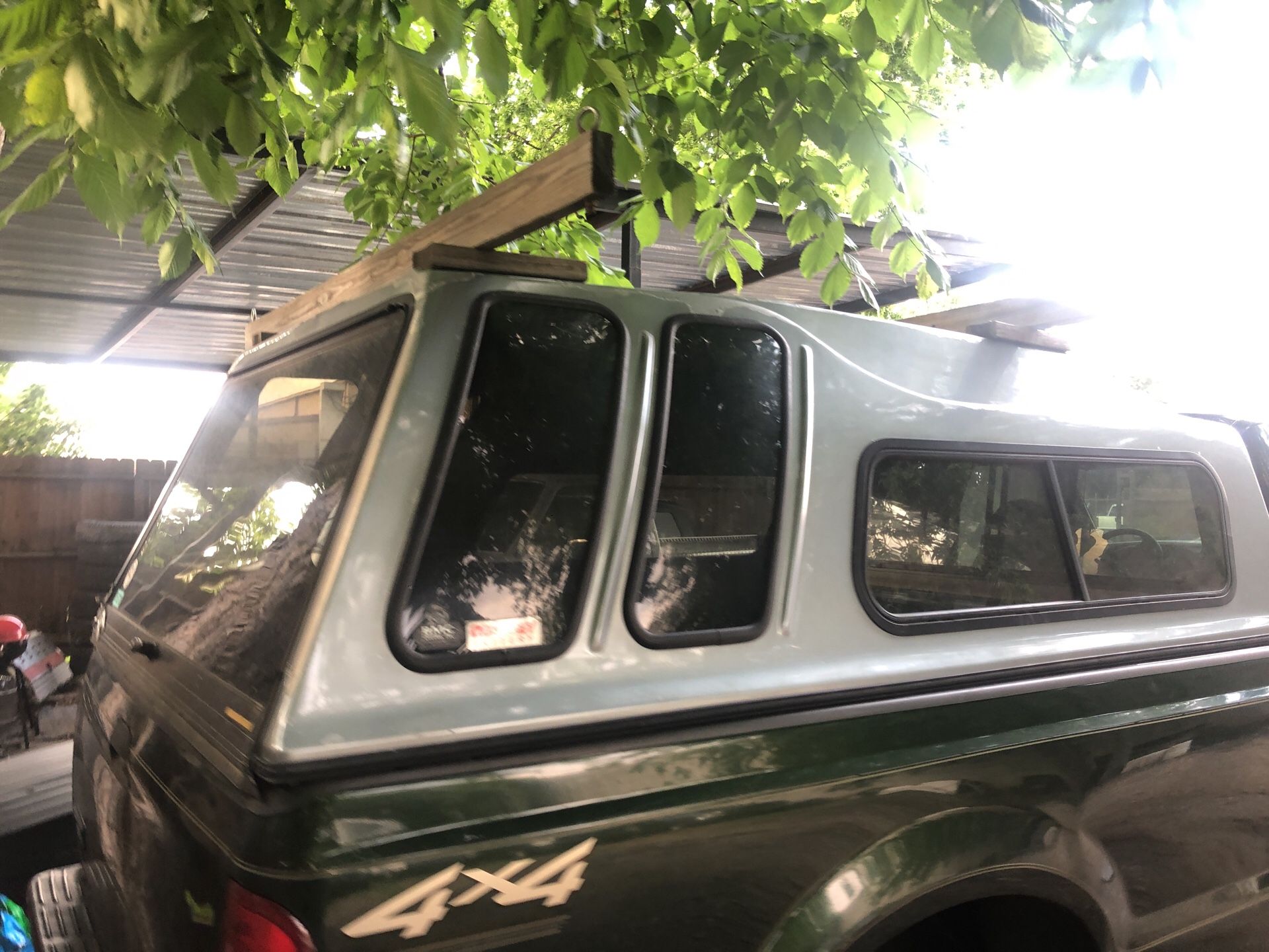 Camper shell Ford F250 F350 long bed 8ft bed trucks for Sale in