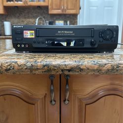 Sony Hi-Fi Stereo Video Cassette Recorder (SLV-N60)