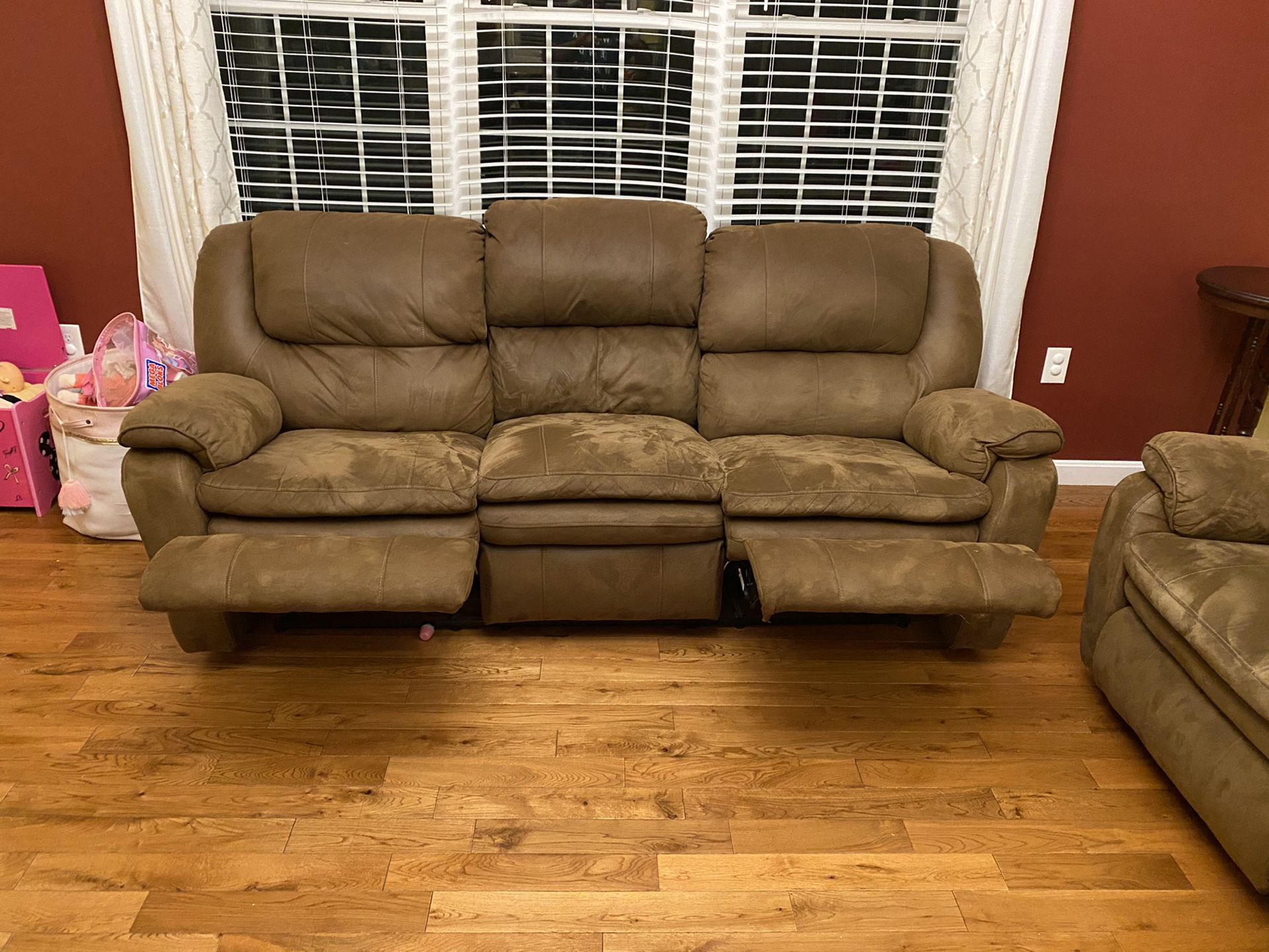 Reclinable Couch and Sofa