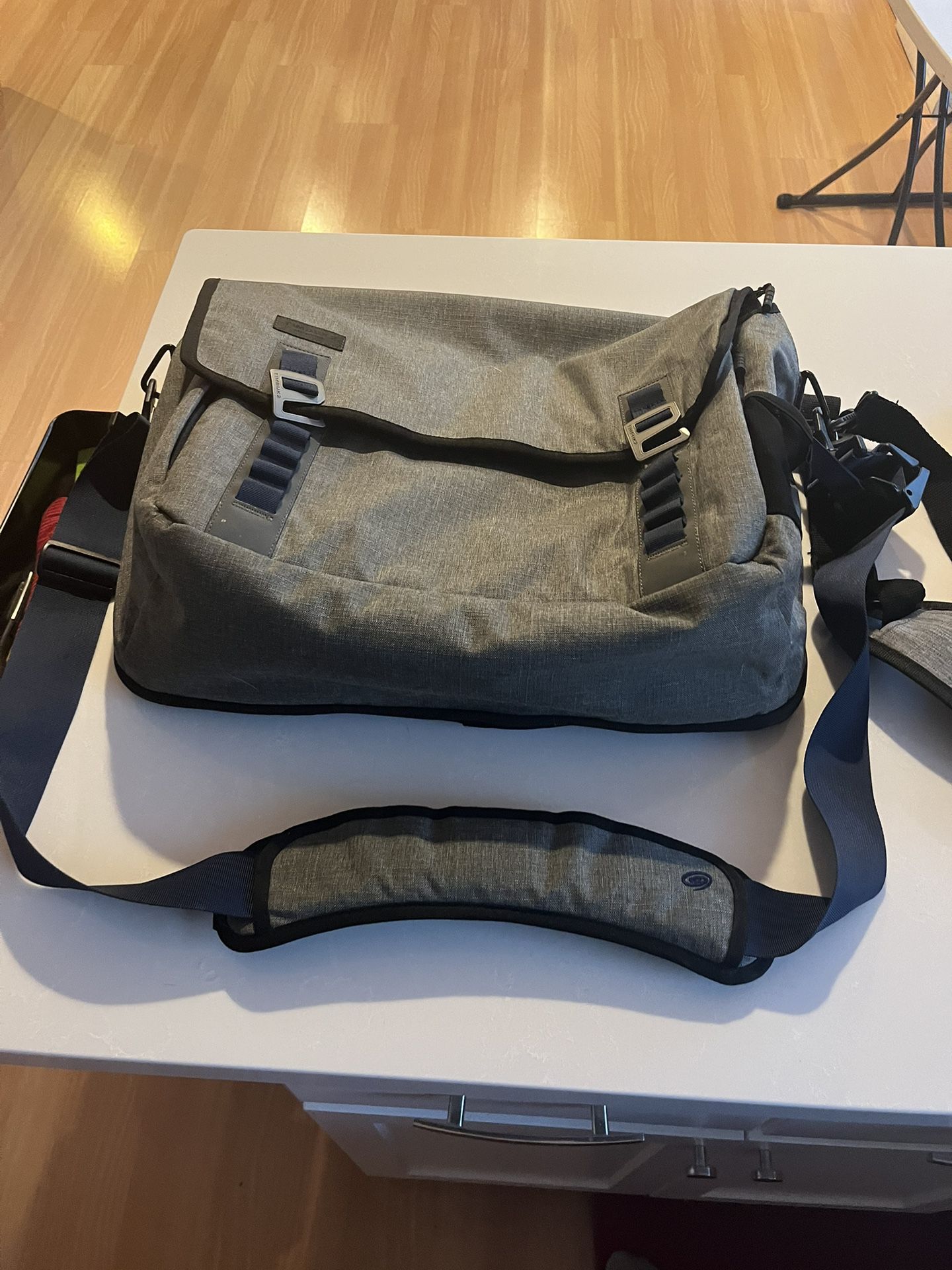 Timbuk2 Command Laptop Messenger Bag for Sale in San Diego, CA