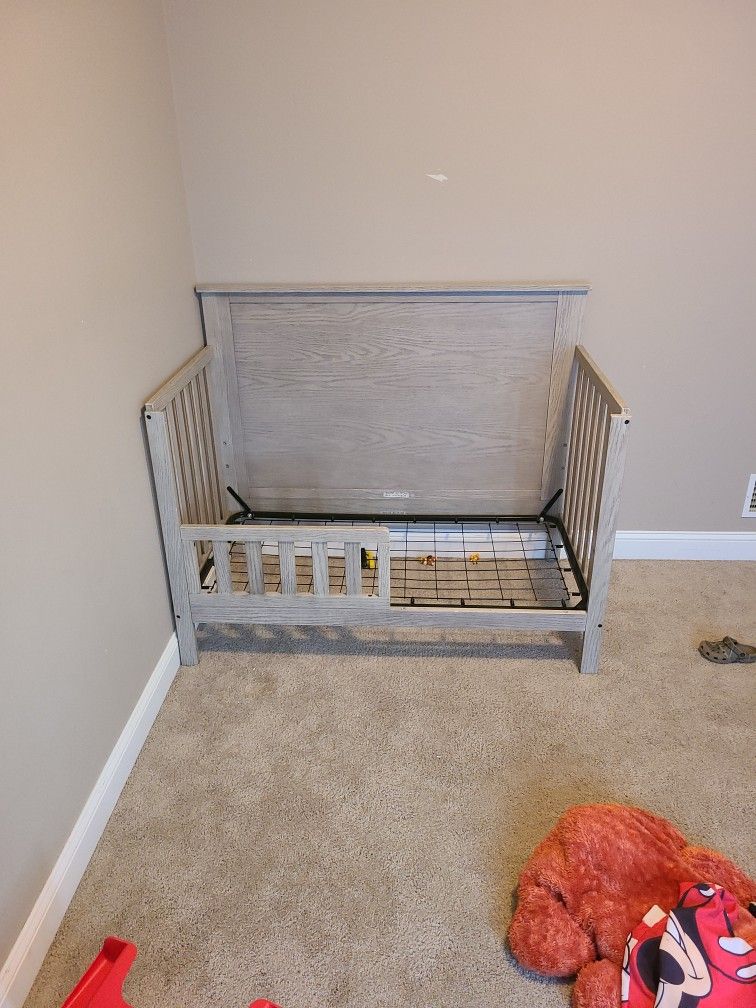 Crib/toddler Bed