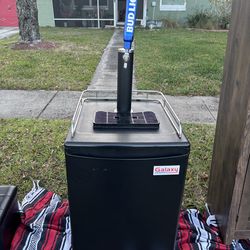 Galaxy equipment Single Tap Kegerator Beer Dispenser - Black