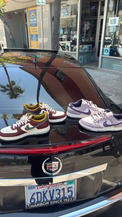 Nikes 2 for 100$