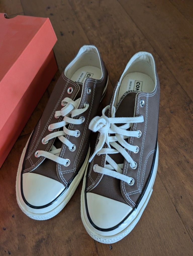New In Box Converse Chuck 70 Size 8