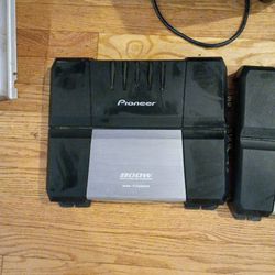 Pioneer Amps 800 Watt And A 400 Watt Amp Asking For $200 For Both Or 150 For 800 Watt And 100 For 400 Watt