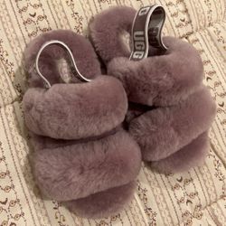 Girls Ugg Flip Flops Very Cute Warm And Cozy Real Fur Australia Size 9T