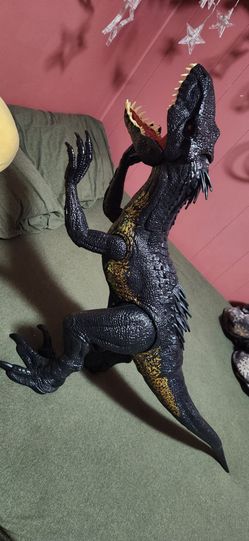 Colossal Indoraptor Dinosaur
