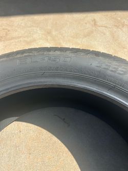 235/50R20 Bridgestone tire only one.