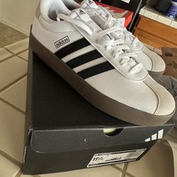 New Men’s 11.5 $70