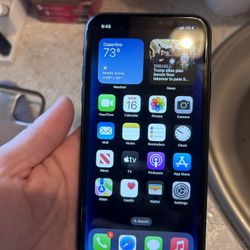 iPhone XR UNLOCKED