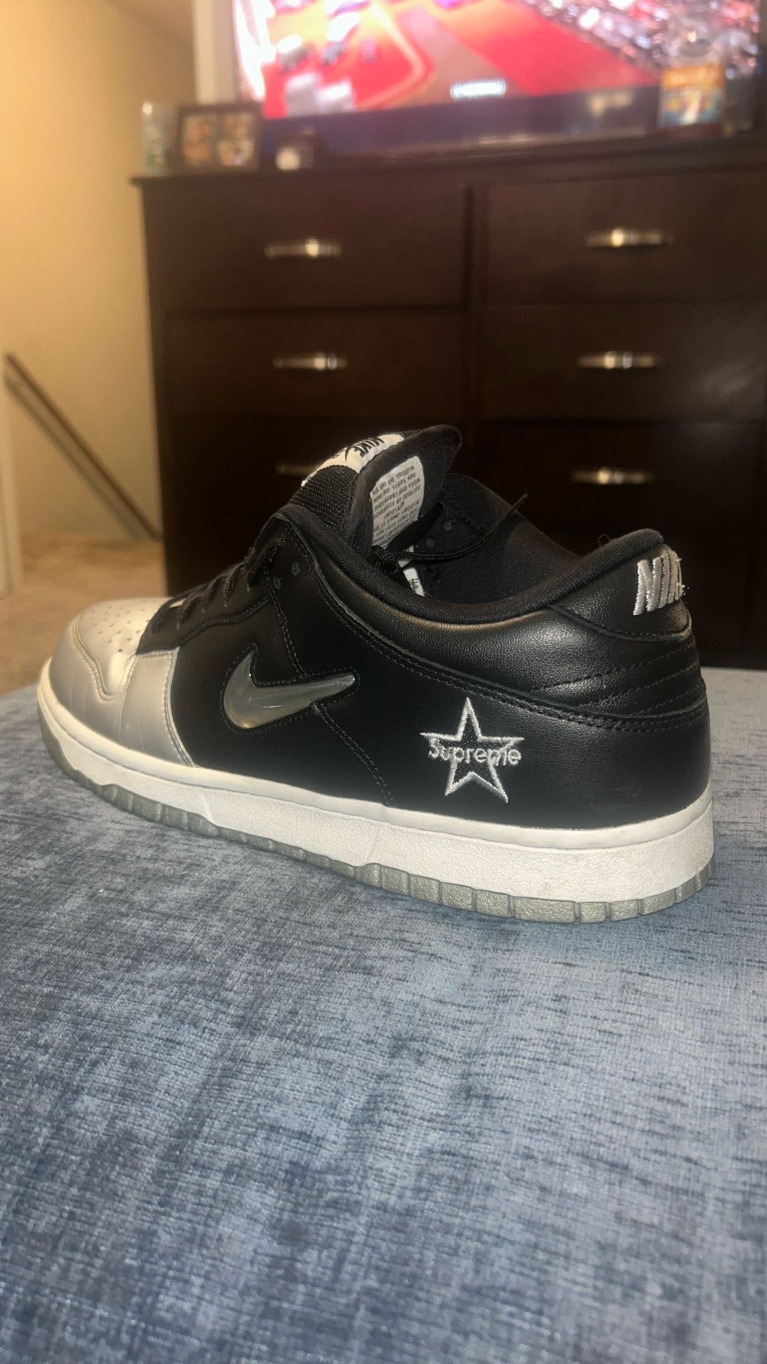Nike SB Dunk Low “Supreme”