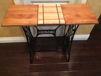 Vintage singer base table