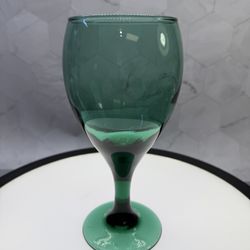 (1) Vintage Teardrop Juniper Wine Glass. Libbey Glass Stemware. Excellent Condition.