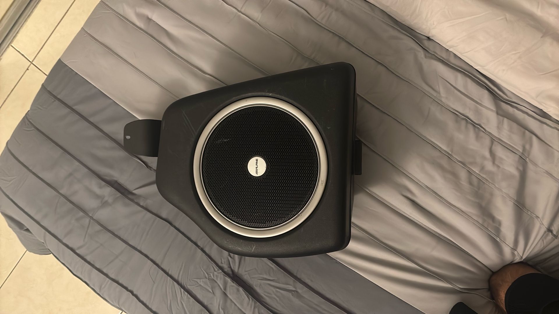 alpine subwoofer for chrysler