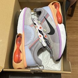 Size 10 Wmns And Size 9 Men’s 