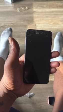 iPhone 8 Plus used crack screen