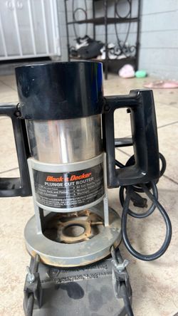 Black & Decker Plunge Cut Router