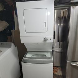 Whirlpool Electric Staking Washer And Dryer 