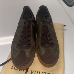 Louis Vuitton Size 9 EUR