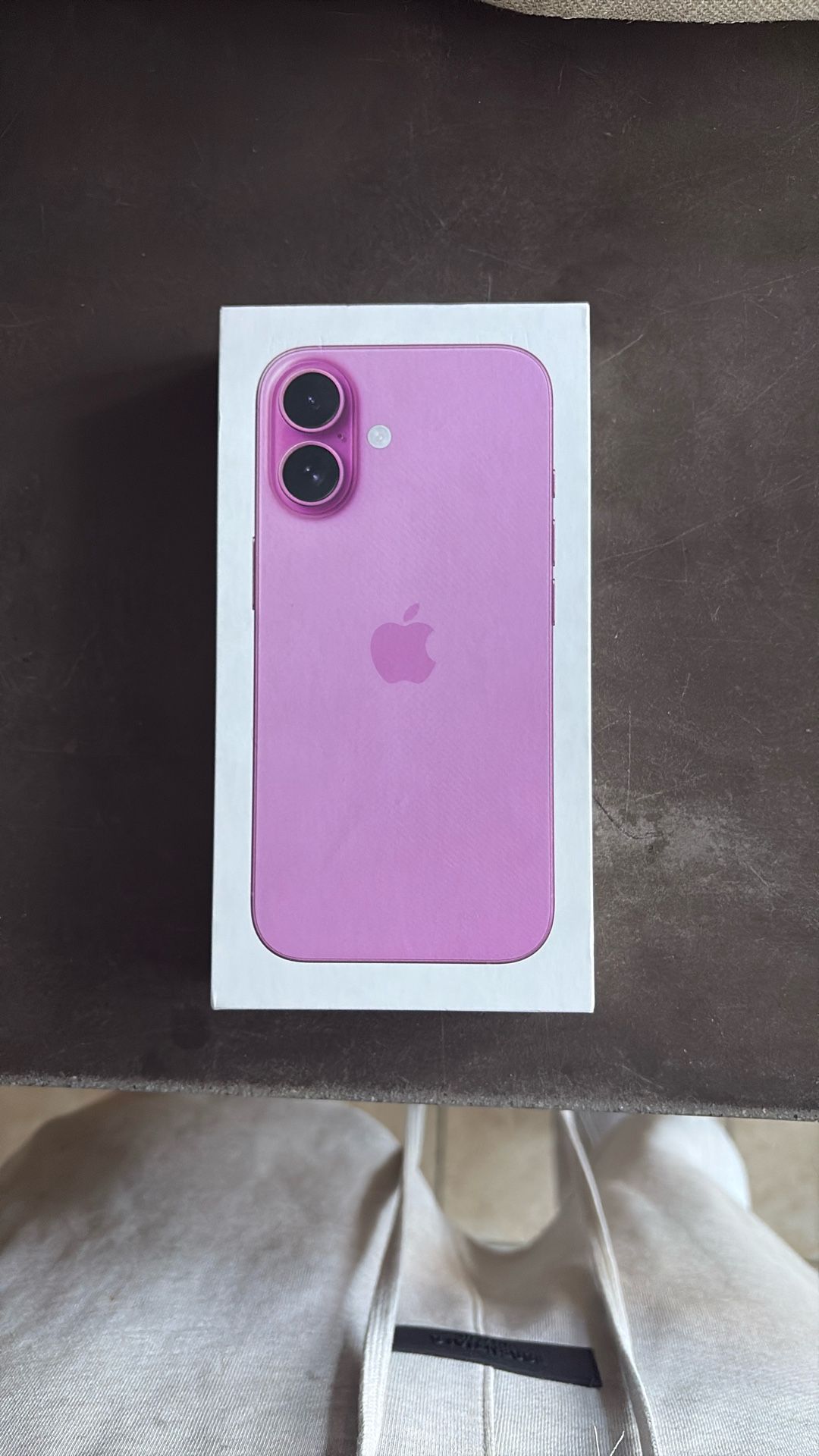 Pink iPhone 16 128GB