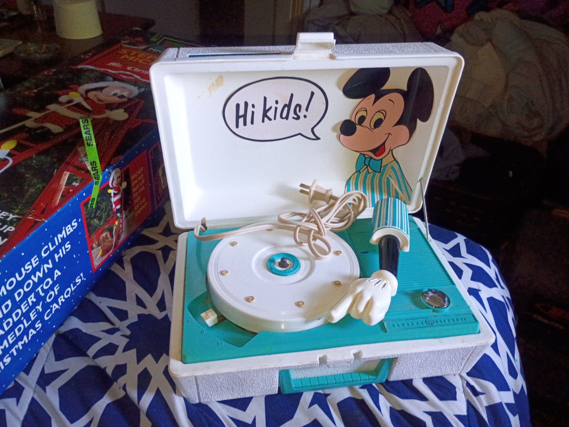 1974 Mickey mouse record player