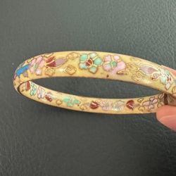 Vintage Beige Cloisonne Bangle Oriental Enamel 80s Asian Floral Bracelet Blue purple Bangle 3” bracelet  In good condition