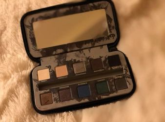 Impressions vanity makeup organizer and Urban Decay Smoked eye shadow Pallette