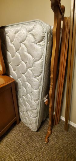 Serta Perfect Sleeper full size mattress with wood headboard and frame
